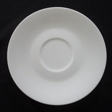White Contemporary : 6 Saucer